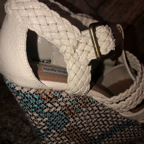 New!!! Buckle Wedge - Picture 5 of 9